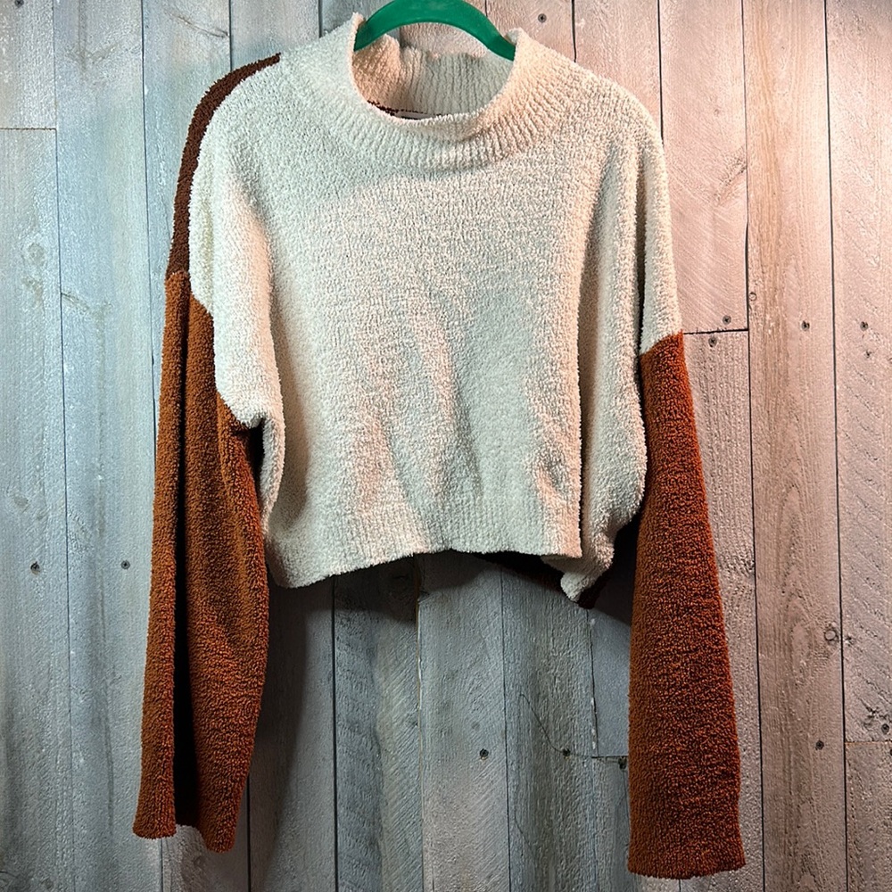 Cropped mock neck sweater size XL. Worn once. NO FLAWS